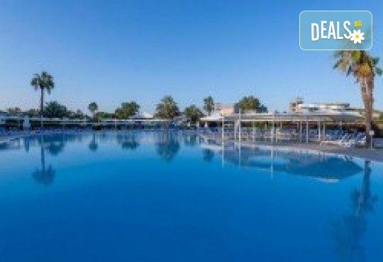Ultra All Inclusive почивка в Кушадъса с транспорт от Варна и Бургас: 7 нощувки в Asteria Family Resort Side 5*, безплатно за дете до 11.99г и транспорт от Ню Сън Травел - Снимка 1