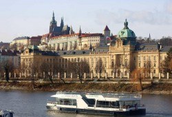 Екскурзия до Златна Прага – перлата на Централна Европа: 3 нощувки, закуски, самолетни билети, трансфери и летищни такси, от Абакс - Снимка