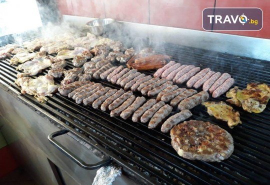 Купон по сръбски за фестивала на лесковачката плескавица в Лесковац: 1 нощувка и закуска с празнична вечеря с транспорт и водач от туроператор Поход - Снимка 12