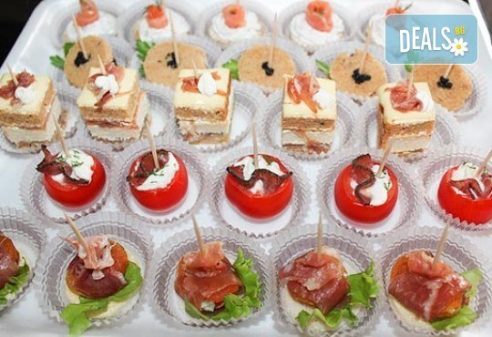 Супер кетъринг сет от 90, 120 или 150 коктейлни солени хапки с неустоим вкус от Мечо Фууд Кетъринг - Снимка 1