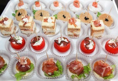 Супер кетъринг сет от 90, 120 или 150 коктейлни солени хапки с неустоим вкус от Мечо Фууд Кетъринг - Снимка