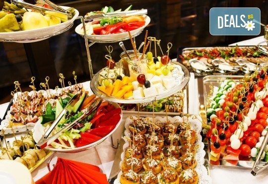 Вземете Сет 7 върховни вкуса с 205 бр. солени коктейлни хапки, разпределени в 7 плата, от Деличи кетъринг - Снимка 2
