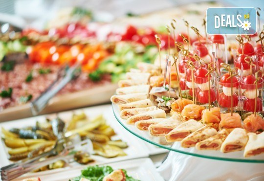 Вземете Сет 7 върховни вкуса с 205 бр. солени коктейлни хапки, разпределени в 7 плата, от Деличи кетъринг - Снимка 3