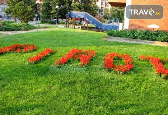 Пригответе се за незабравимо  парти с Неда Украден! 1 нощувка със закуска и празнична вечеря с жива музика, напитки без лимит и транспорт от Комфорт Травел - Снимка 10