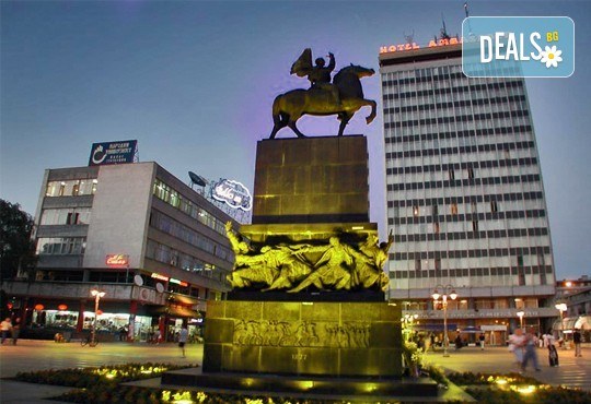 На купон в Ниш с Весна Змиянац! 1 нощувка със закуска и вечеря с жива музика, напитки без лимит и транспорт от Комфорт Травел - Снимка 4