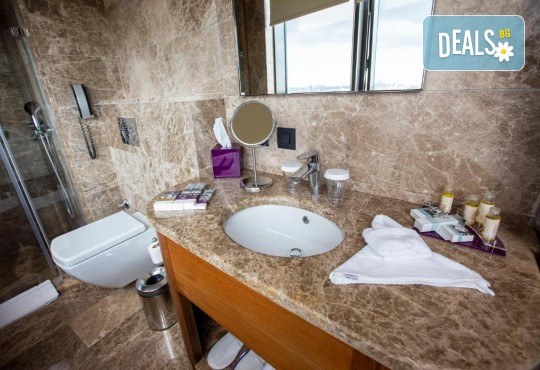 Нова година в Истанбул! 3 нощувки в хотел URANUS ISTANBUL TOPKAPI HOTEL 5*, закуски и посещение на Одрин от Дениз Травел - Снимка 19