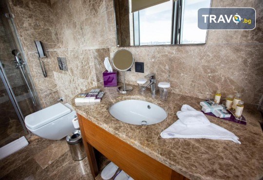 Нова година в Истанбул! 3 нощувки в хотел URANUS ISTANBUL TOPKAPI HOTEL 5*, закуски и посещение на Одрин от Дениз Травел - Снимка 19