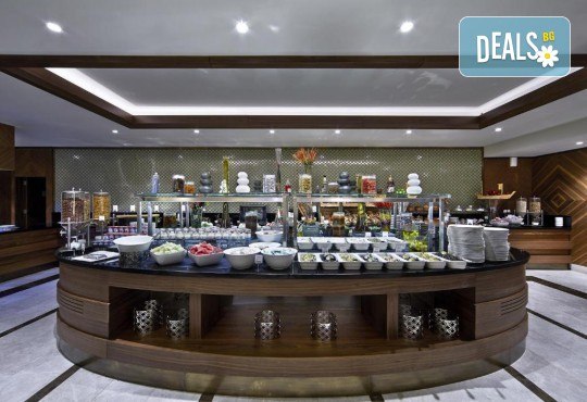 Нова година в Истанбул! 3 нощувки в хотел URANUS ISTANBUL TOPKAPI HOTEL 5*, закуски и посещение на Одрин от Дениз Травел - Снимка 6