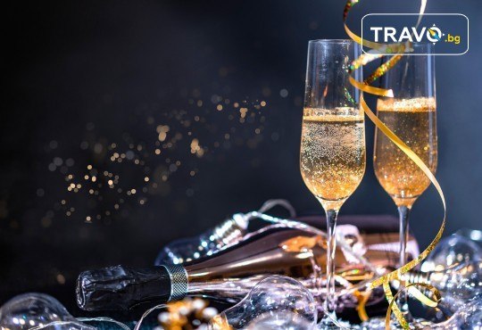 Нова година в Истанбул! 3 нощувки в хотел URANUS ISTANBUL TOPKAPI HOTEL 5*, закуски и посещение на Одрин от Дениз Травел - Снимка 1