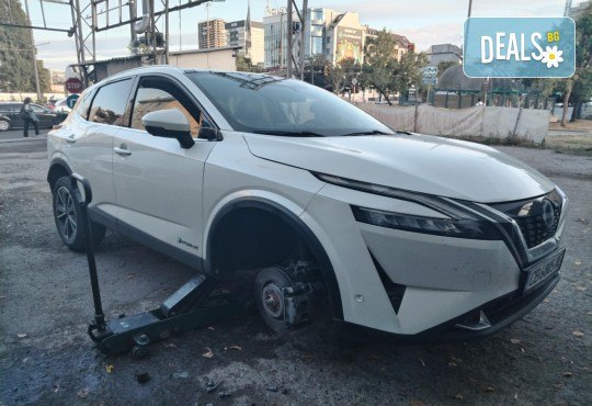 Подготви колата си за новия сезон! Смяна на 2 броя гуми на лек автомобил: сваляне, качване, демонтаж, монтаж и баланс в Автоцентър Торнадо - Снимка 3