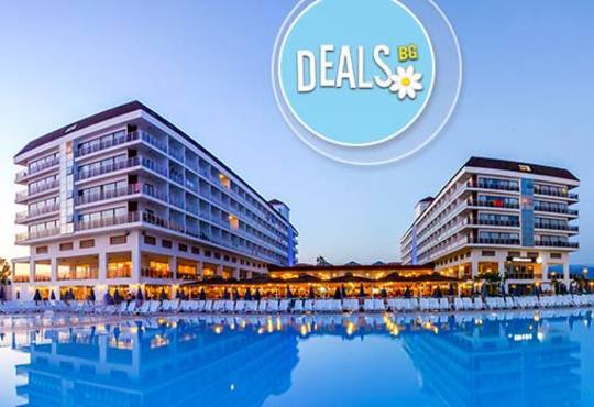 Посрещнете Нова година в Eftalia Aqua Resort 5*, Анталия! 5 нощувки на база All Inclusive, възможност за транспорт! - Снимка 1