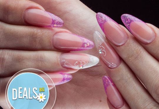 С красив маникюр всеки ден! Изграждаща ноктопластика с гел и лак с 2 декорации по избор в салон Бели Дунав! - Снимка 2