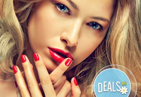 За забележителни и красиви ръце! Вземете класически маникюр с 2 декорации в студио за красота Дани, Варна! - Снимка 4