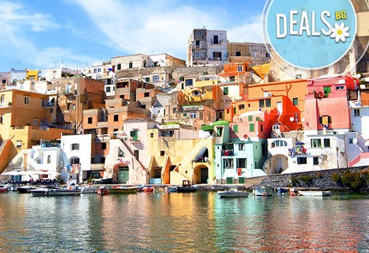 Есенен шопинг в Неапол, Италия! 3 нощувки със закуски в централен хотел 3*, самолетен билет и летищни такси! - Снимка 1