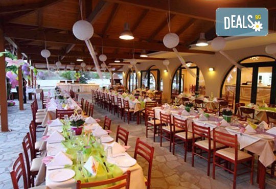 Септемврийски празници на Йонийското крайбрежие! 5 нощувки, закуски, вечери в Канали Бийч 3* и автобусен транспорт - Снимка 5