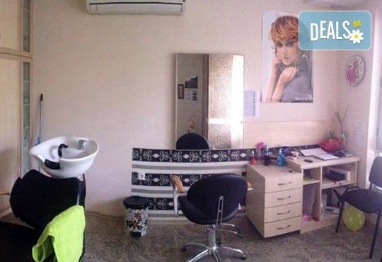 Нова прическа в салон за красота Аморе! Подстригване, измиване с продукти на Лореал и подсушаване или прическа по избор - Снимка 5