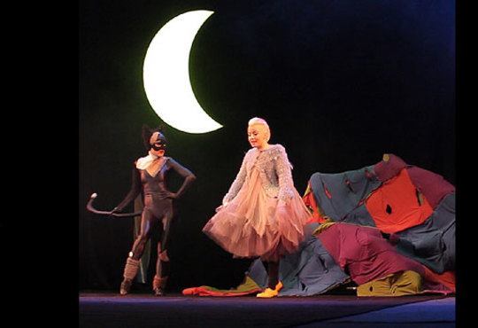 Гледайте Поли Генова във вълшебния мюзикъл ​Грозното пате в Независим театър, на 10.10. от 11.00ч! - Снимка 6