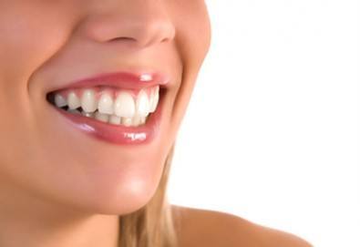 Почистване на зъбен камък и зъбна плака с ултразвук и полиране + бонус: 20 % отстъпка в ДК д-р Маринашева