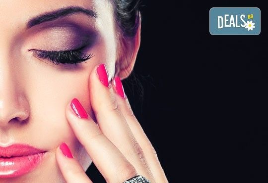 Завършете стила си със страхотен маникюр с гел лак Bluesky и 2 декорации в салон за красота Vintage Dolls - Снимка 3