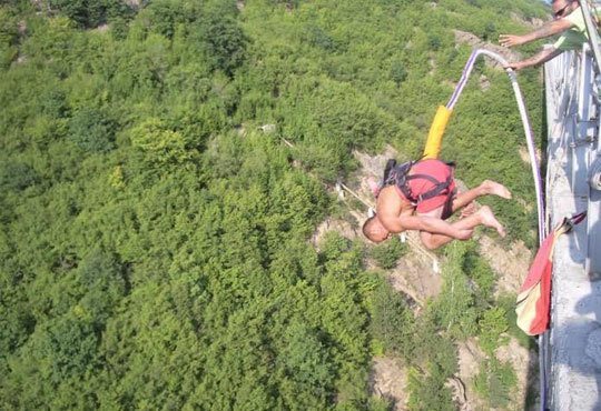 Екстремен ден в района на гр. Клисура през октомври: бънджи скок, Via Ferrata, алпийски тролей и каньонинг от Ax! Sports - Снимка 3
