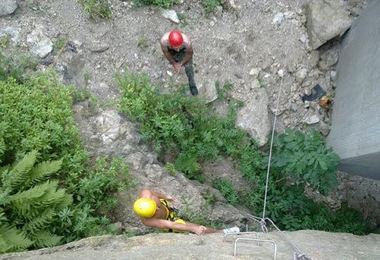 Екстремен ден в района на гр. Клисура през октомври: бънджи скок, Via Ferrata, алпийски тролей и каньонинг от Ax! Sports - Снимка 8