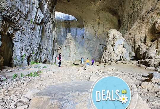 Октомврийски екстремен ден в района на пещера Проходна: бънджи скок, алпийски рапел, скално катерене и още от Ax! Sports - Снимка 5