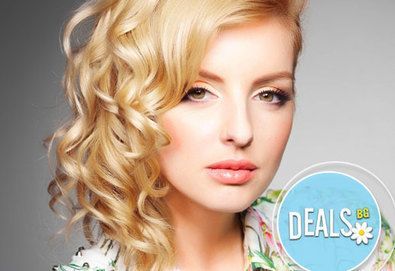 Празниците идват! Официална прическа с букли, едри къдрици или ретро преса + вечерен (или дневен) грим в Студио ДИВА