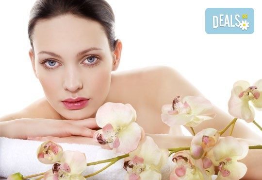 Почистване на лице в 13 стъпки с българска козметика по френски патент и терапия за лице с ампула от салон Relax beauty - Снимка 1