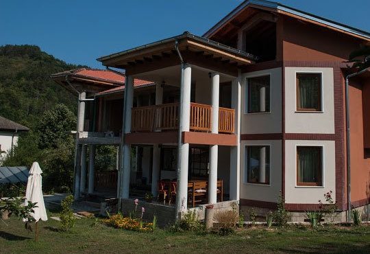 Златна есен в къща за гости Почивка 3*, с. Черни осъм! 1 нощувка за двама, за до 4-ма в апартамент или наем на цялата къща! - Снимка 10