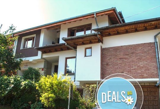 Златна есен в къща за гости Почивка 3*, с. Черни осъм! 1 нощувка за двама, за до 4-ма в апартамент или наем на цялата къща! - Снимка 14