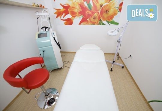 Биполярен радиочестотен лифтинг на зона по избор - лице, шия и деколте или бюст в Студио Magnifico! - Снимка 4