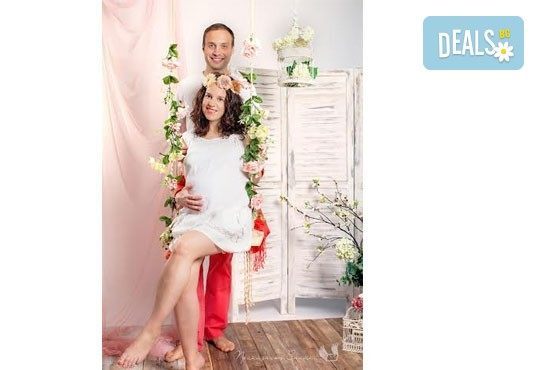 Фотосесия за възрастни - индивидуална или за двойки с 12 обработени кадъра, Приказните снимки - Снимка 9