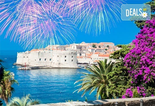 Нова година в Дубровник, Хърватия! 4 нощувки, 4 закуски и 3 вечери, празнична програма и посещение на Плитвички езера! - Снимка 1