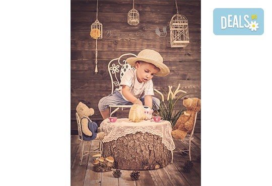 Детска, бебешка или семейна фотосесия в студио с 12 обработени кадъра от Приказните снимки! - Снимка 17