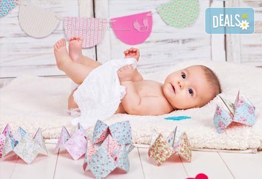 Детска, бебешка или семейна фотосесия в студио с 12 обработени кадъра от Приказните снимки! - Снимка 7