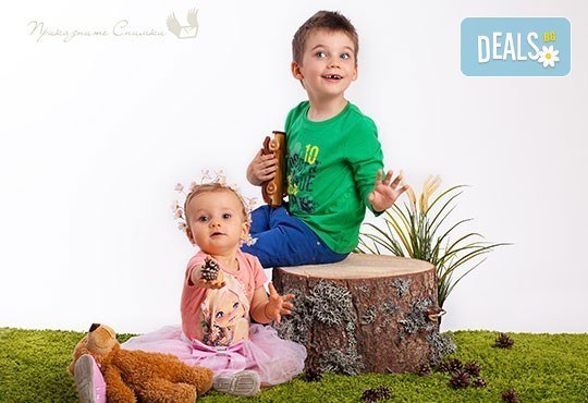 Детска, бебешка или семейна фотосесия в студио с 12 обработени кадъра от Приказните снимки! - Снимка 13