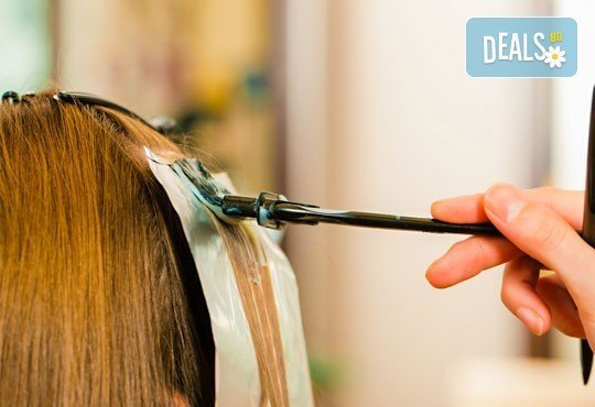 Кичури с фолио с Loreal Matrix, измиване, маска или ампула и прическа в салон Стилист Капанов, Стрелбище! - Снимка 1