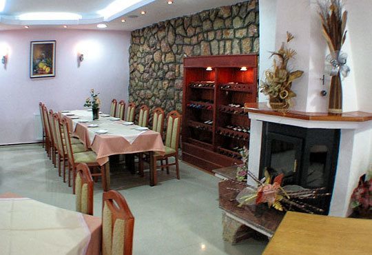 Нова година в Охрид, Македония! 3 нощувки с 3 закуски, 1 обикновена и 2 празнични вечери, транспорт, разходка из Скопие! - Снимка 8