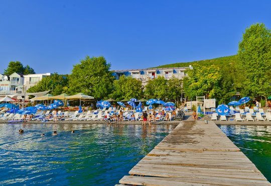 Нова година в Охрид, Македония! 3 нощувки с 3 закуски, 1 обикновена и 2 празнични вечери, транспорт, разходка из Скопие! - Снимка 3