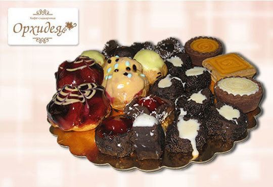 Сладък Микс за ценители! Над 40 броя шоколадови изкушения - еклери, пралини и петифури от Сладкарница Орхидея - Снимка 3