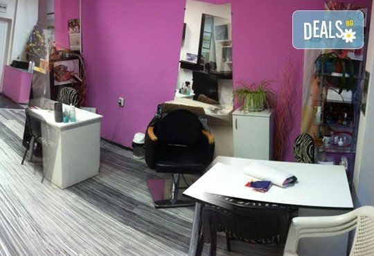 Отървете се от нежеланото окосмяване с фотоепилация на зона по избор от студио за красота Клеопатра в Пловдив! - Снимка 4