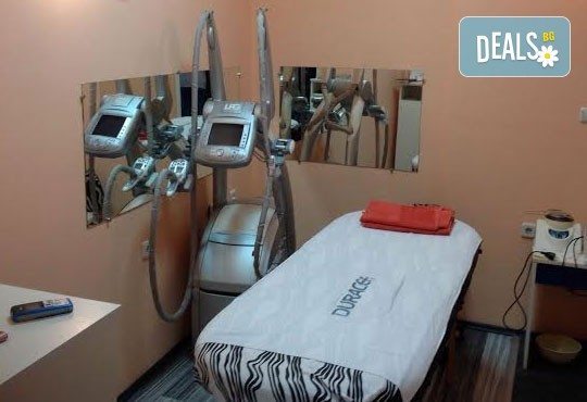 Отървете се от нежеланото окосмяване с фотоепилация на зона по избор от студио за красота Клеопатра в Пловдив! - Снимка 7