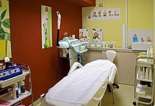 Премахнете болката с масаж в Долче Вита, комбиниращ различни обезболяващи техники за кръста и гърба, масажна яка - Снимка 4