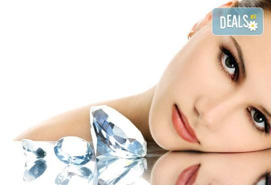 Освежаваща терапия за блестящ вид с диамантено микродермабразио, ултразвук и козметичен масаж от Салон за красота Мелани - Снимка 1
