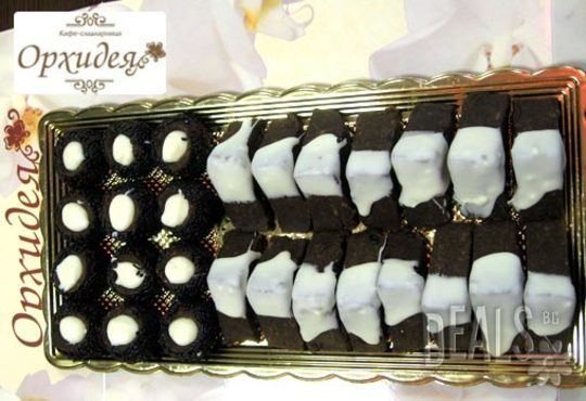 За празниците! 40 бр. пралини от Сладкарница Орхидея! Един килограм шоколадови пралини с бял и кафяв шоколад - Снимка 2