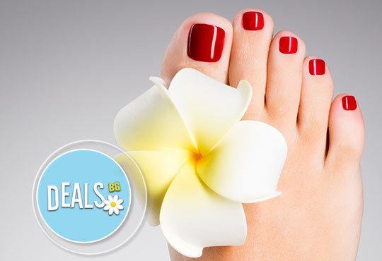 Разкрасете се! Подарете си педикюр с лакове LCN в цвят по избор и 2 декорации от салон Галакс, Плевен - Снимка 3