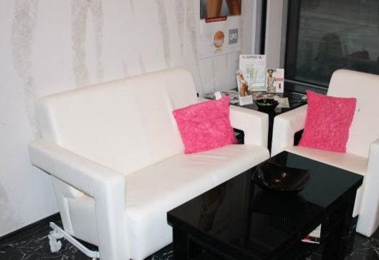 Засияйте!Ноктопластика с удължители и Бонус-до 4 декорации или вграден френски маникюр по избор в студио за красота Noir - Снимка 5