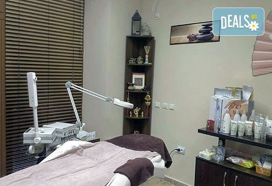 Излекувайте се от болките! Масаж-терапия за лекуване на плексит в салон за красота Luxury wellness&Spа! - Снимка 5