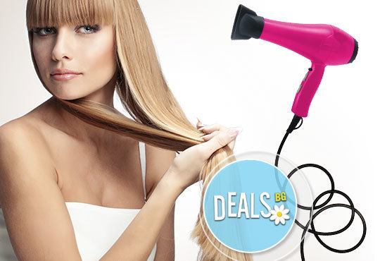 Укротете косата си с възстановяваща арганова терапия плюс сешоар от Салон за красота Studio V, Пловдив - Снимка 2