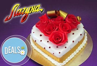 Торта - сърце с рози, пеперуди или панделка с пълнеж по Ваш избор от Виенски салон Лагуна! Предплатете сега 1лв!